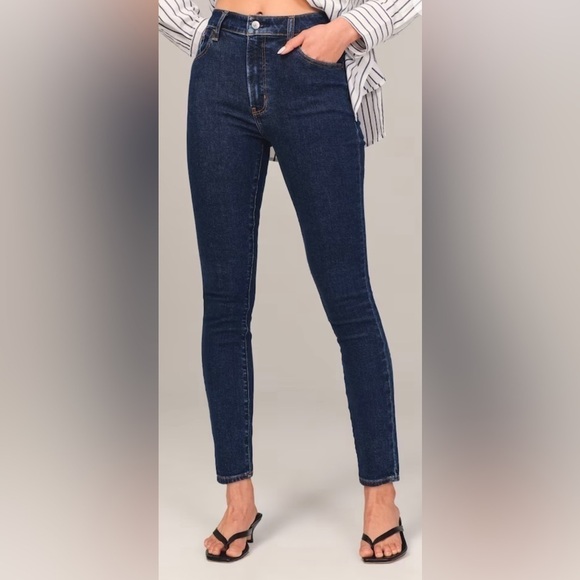 NWT Abercrombie High Rise Super Skinny Ankle Jean In Super Dark Size 31L/12L - Picture 2 of 8